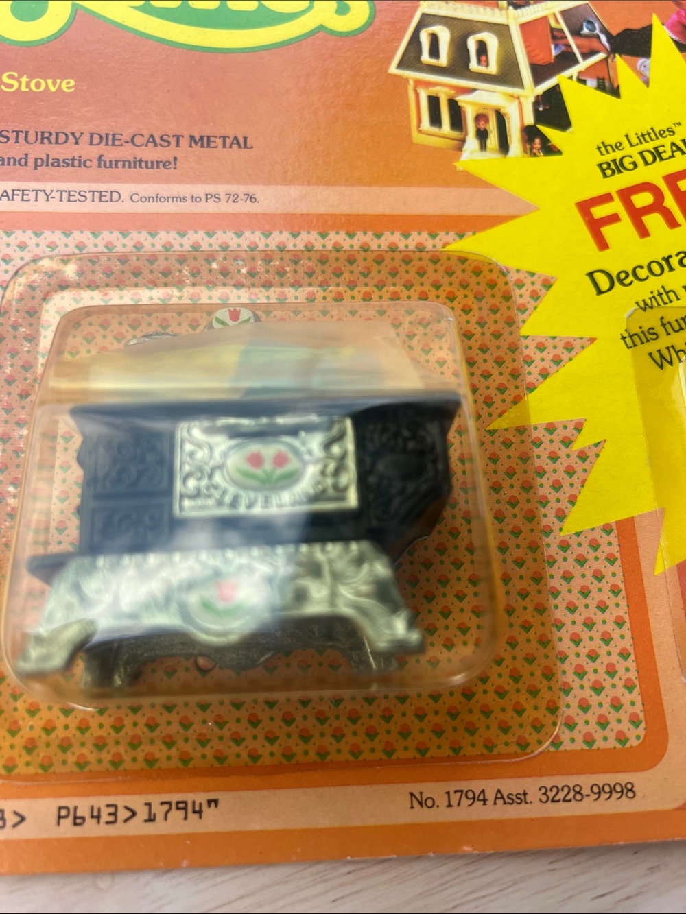 Mattel Littles Black and Silver Miniature Cast Iron Stove with Red Accent Chair - Picture 2 of 7